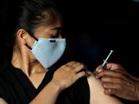 Corona Vaccine: महिलांसाठी लस कितपत सुरक्षित? मासिक पाळी, गर्भधारणा, दुष्परिणाम... - Marathi News | How safe is the corona vaccine for women? Menstruation, pregnancy, side effects ... | Latest health Photos at Lokmat.com