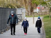 CoronaVirus News : 'या' कारणामुळे लहान मुलं कोरोना संक्रमणापासून सुरक्षित; तज्ज्ञांचा दावा - Marathi News | CoronaVirus News: children fight off coronavirus secret lie innate immune response | Latest health Photos at Lokmat.com