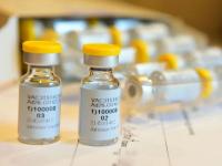 अ‍ॅस्ट्राझिनेकाला मोठे यश! लस तर बनवलीच, पण कोरोनावर औषधही शोधले - Marathi News | Great success for AstraZeneca! medicine were also discovered on corona | Latest international Photos at Lokmat.com