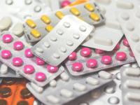 कोरोनावर आणखी एक औषध; जाणून घ्या काय आहे नाव? - Marathi News | corona: More studies claim indomethacin better for Covid-19 management | Latest health Photos at Lokmat.com