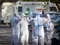 Omicron Variant: कोरोनाच्या नव्या व्हेरिएंटमुळं तिसरी लाट येण्याचा धोका; केंद्र सतर्क तर राज्यात निर्बंध लागू - Marathi News | Coronavirus third wave come from New Variant Omicron spreading seven times faster than Delta Variant | Latest national Photos at Lokmat.com