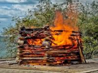 रुग्णालयानं कोरोना चाचणी अहवाल येण्याआधीच मृतदेह ताब्यात दिला, 500 जणांच्या उपस्थितीत अंत्यविधी झाला अन्... - Marathi News | vasai Hospital Hands Over Patients Body Without Covid 19 Test Results | Latest vasai-virar Photos at Lokmat.com