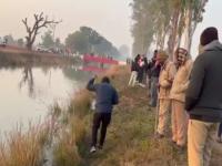 ‘बाथरूममध्ये मीच आधी जाणार!’, किरकोळ वादातून भावाने केली भावाची हत्या, मध्ये आलेल्या आईलाही संपवले  - Marathi News | Uttar Pradesh Crime News: ‘I will go to the bathroom first!’, Brother kills brother over minor dispute, also kills mother who intervened | Latest national News at Lokmat.com