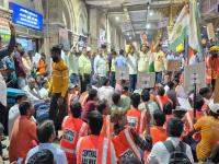 लोक प्रवाशांच्या जीवावर कोण उठले? सँडहर्स्ट रोड अपघाताची चौकशी जीआरपीकडे - Marathi News | Who risked the lives of the passengers? GRP to investigate Sandhurst Road accident | Latest mumbai News at Lokmat.com लोक प्रवाशांच्या जीवावर कोण उठले? सँडहर्स्ट रोड अपघाताची चौकशी जीआरपीकडे - Marathi News | Who risked the lives of the passengers? GRP to investigate Sandhurst Road accident | Latest mumbai News at Lokmat.com