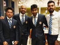 ICC World Cup 2019 : 'विराट'सेना मिशन वर्ल्ड कपसाठी रवाना! - Marathi News | ICC World Cup 2019: Virat Kohli & Co leave for England - See pics | Latest cricket Photos at Lokmat.com