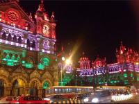 Independence Day : सीएसएमटी इमारतीला तिरंग्याची रोषणाई! - Marathi News | Independence Day: The illusion of the tricolor to the CSMT building! | Latest mumbai Photos at Lokmat.com