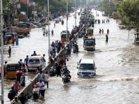 दूध, पाणी आणि वीज पुरवठा ठप्प... मिचाँगमुळे चेन्नईत कहर, बचावकार्य सुरू - Marathi News | chennai flood cyclone michaung heavy rainfall 17 people died water electricity milk supplied disturb | Latest national Photos at Lokmat.com