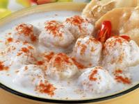 दहीवडा कडक होतो? ५ टिप्स, मऊ लुसलुशीत- तोंडात टाकताच विरघळणाऱ्या दहीवड्यांचे पाहा परफेक्ट प्रमाण - Marathi News | How to make soft and fluffy Dahi Vada at home Tips to prevent Dahi Vada from becoming hard Perfect Dahi Vada batte | Latest sakhi Photos at Lokmat.com