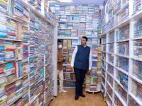 ज्ञानाचं मंदिर! देवेंद्र फडणवीस पुस्तकांच्या घराला भेट देतात तेव्हा... - Marathi News | Temple of knowledge! When Devendra Fadnavis visits the book house in dombivali | Latest kalyan-dombivli Photos at Lokmat.com