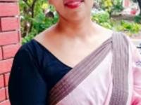 Deepa Bhati : ३ मुलांची आई... ४० व्या वर्षी क्रॅक केली परीक्षा; अधिकारी बनून टोमणे मारणाऱ्यांना दिलं चोख उत्तर - Marathi News | Story of Deepa Bhati mother of three children cracked uppcs at age of 40 and become officer | Latest sakhi Photos at Lokmat.com