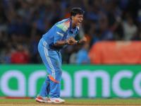 दीप्ती शर्मानं रचला इतिहास! आता आंतरराष्ट्रीय टी-२० क्रिकेटमध्ये सर्वाधिक विकेट्स घेण्यातही 'नंबर वन' - Marathi News | India Women vs Sri Lanka Women 5th T20I Deepti Sharma World Record Becoming The Leading Wicket Taker In Women's T20 Internationals | Latest cricket News at Lokmat.com