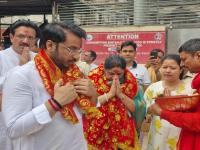सुनेत्रा पवार गुवाहाटीत; कामाख्या देवीचे दर्शन, अजितदादांचा वारसा देशभरात नेण्याचा निर्धार - Marathi News | deputy cm sunetra pawar in guwahati assam visits kamakhya devi temple determined to take ajit dada legacy across the country | Latest national News at Lokmat.com