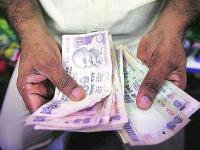 लॉकडाऊनमध्ये ATM मध्ये जायचे नाहीय? बँकाच घरी आणून देणार कॅश - Marathi News | Coronavirus: cant go to ATM in lockdown? Banks give home delivery of cash hrb | Latest national Photos at Lokmat.com