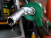 इथे फक्त ५० रुपयात होते कारची टाकी फुल, सर्वात स्वस्त पेट्रोल मिळणारं हे ठिकाण आहे... - Marathi News | petrol price in Venezuela is just 50 rupees according to Indian currency | Latest jarahatke Photos at Lokmat.com