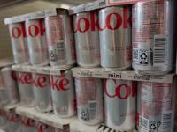 'डाएट कोक'चे संकट! मुंबई-पुण्यासह अनेक शहरांतून स्टॉक गायब; युद्धाचा बसतोय चौफेर फटका - Marathi News | Diet Coke shortage India 2026: After LPG, now there is a crisis of 'Diet Coke'! Stocks disappear from many cities including Mumbai and Pune; The war is taking its toll on all sides | Latest business News at Lokmat.com