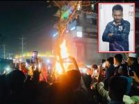 ईशनंदा नव्हे...! वाद प्रमोशनचा होता अन् धर्माच्या नावानं मारून टाकलं; दीपूचंद्र दासच्या कुटंबाचा धक्कादायक खुलासा - Marathi News | The dispute was about promotion and he was killed in the name of religion; Shocking revelation from Deepuchandra Das' family | Latest international News at Lokmat.com