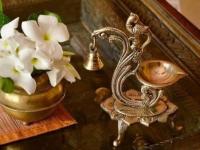 Ashadha Amavasya 2021 : कमी कष्टात व कमी वेळात तांबे, पितळ आणि मातीचे तेलकट-तुपकट दिवे 'या' सोप्या पद्धतीने स्वच्छ करा! - Marathi News | Ashadha Amavasya 2021: Easy way to clean copper, brass and earthen oil lamps with less effort and in less time! | Latest bhakti Photos at Lokmat.com