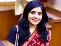 DP वर कलेक्टरचा फोटो, IAS च्या नावाने अधिकाऱ्यांकडे मागितले पैसे; पोलिसांनी केलं अलर्ट - Marathi News | ias bhavya mittal whatsapp scam Vietnam fraud number | Latest crime News at Lokmat.com DP वर कलेक्टरचा फोटो, IAS च्या नावाने अधिकाऱ्यांकडे मागितले पैसे; पोलिसांनी केलं अलर्ट - Marathi News | ias bhavya mittal whatsapp scam Vietnam fraud number | Latest crime News at Lokmat.com