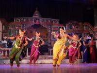 अखिल भारतीय मराठी नाट्यसंमेलनाला सुरुवात, पाहा क्षणचित्रे - Marathi News | All India Marathi Natya Sammelan started, and highlights the highlights | Latest thane Photos at Lokmat.com