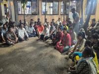 डोंबिवलीत निवडणुकीला हिंसक वळण! भाजप उमेदवाराचे पती गंभीर जखमी; कार्यकर्त्यांमध्ये रात्रभर राडा - Marathi News | clash broke out between BJP and Shinde faction workers in Dombivli leaving three injured | Latest kalyan-dombivli News at Lokmat.com डोंबिवलीत निवडणुकीला हिंसक वळण! भाजप उमेदवाराचे पती गंभीर जखमी; कार्यकर्त्यांमध्ये रात्रभर राडा - Marathi News | clash broke out between BJP and Shinde faction workers in Dombivli leaving three injured | Latest kalyan-dombivli News at Lokmat.com