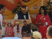 क्राईमवाली लव्हस्टोरी! गँगस्टर वर, लेडी डॉन वधू, काला जडेठी आणि अनुराधा अडकले लग्नाच्या बेडीत - Marathi News | kala Jatheri Anuradha Marriage: On Gangster, the lady don bride, Kaala Jadethi and Anuradha get stuck in the wedding ring | Latest national Photos at Lokmat.com