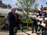 इराण म्हणतोय होर्मुझ खुला केला, ट्रम्प म्हणतायत आभारी, पण आम्ही करणार नाही! इराण संतापला आणि म्हणाला... - Marathi News | Iran says it has opened the Strait of Hormuz, Trump says thanks, but we won't do it! Iran gets angry and says... | Latest international News at Lokmat.com