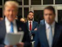 इराणसोबतची डील यशस्वी झाली तर पूर्ण श्रेय माझे, फेल झाली तर जेडी वेन्सचे...; ट्रम्प यांचे मिश्कील विधान, पण खळबळजनक...  - Marathi News | Trump Iran Deal JD Vance comment: If the deal with Iran succeeds, all the credit goes to me, if it fails, to JD Vance...; Trump's vague statement, but sensational... | Latest international News at Lokmat.com