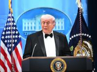 वॉशिंग्टन हॉटेल गोळीबार प्रकरण, ट्रम्प यांची मोठी प्रतिक्रिया; इराण युद्धाशी संबंध जोडत म्हणाले… - Marathi News | donald trump first big reaction about white house shooting incident and he linking it to Iran war | Latest international News at Lokmat.com