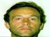 30 वर्षांपासून फरार असलेल्या गुन्हेगारानं अचानक केलं आत्मसमर्पण, जाणून घ्या कारण... - Marathi News | Australia news: wanted fugitive surrenders after 30 years, because covid left him homeless and jobless | Latest jarahatke Photos at Lokmat.com