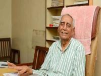 शेवटचा सत्यशोधक, स्वातंत्र्याचा सूर्य पाहिलेल्या या माणसाने मग अनेकदा अंधारून येतानाही पाहिले - Marathi News | agralekh last seeker of truth, this man who saw the sun of freedom, then often saw it coming from darkness. | Latest editorial News at Lokmat.com शेवटचा सत्यशोधक, स्वातंत्र्याचा सूर्य पाहिलेल्या या माणसाने मग अनेकदा अंधारून येतानाही पाहिले - Marathi News | agralekh last seeker of truth, this man who saw the sun of freedom, then often saw it coming from darkness. | Latest editorial News at Lokmat.com