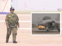 राष्ट्रपती द्रौपदी मुर्मू यांची राफेलमधून सफर; २० मिनिटे पाहिली, भारताच्या नव्या योद्ध्याची ताकद... - Marathi News | President Draupadi Murmu's journey in Rafale; Watched for 20 minutes, the power of India's new warrior... | Latest national News at Lokmat.com राष्ट्रपती द्रौपदी मुर्मू यांची राफेलमधून सफर; २० मिनिटे पाहिली, भारताच्या नव्या योद्ध्याची ताकद... - Marathi News | President Draupadi Murmu's journey in Rafale; Watched for 20 minutes, the power of India's new warrior... | Latest national News at Lokmat.com