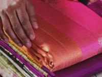 सिल्कची साडी ड्राय क्लिनला देण्यापूर्वी लक्षात ठेवा ५ गोष्टी, चमक न जाता साडी दिसेल नवीकोरी अनेक वर्षे - Marathi News | Best tips to remember before giving silk saree for dry cleaning Step-by-step silk saree care before dry cleaning How to maintain the shine of silk saree for years | Latest sakhi Photos at Lokmat.com