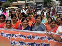 कोल्हापुरात ‘नो व्हेईकल डे’, पायी रॅलीमध्ये महापौर सहभागी - Marathi News | 'No Vehicle Day' in Kolhapur, mayor participant in Pali Rally | Latest kolhapur Photos at Lokmat.com