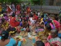 अंगणवाडी कर्मचाऱ्यांचा आझाद मैदानावर धडक मोर्चा! - Marathi News |  Anganwadi workers strike at Azad Maidan! | Latest maharashtra Photos at Lokmat.com