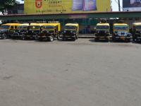 कोल्हापुरात प्रवाशांच्या मदतीला धावले ‘प्रशासन’ - Marathi News | 'Admin' runs to help passengers in Kolhapur | Latest kolhapur Photos at Lokmat.com