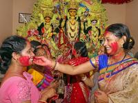 'या' चार शहरांमध्ये साजरी केली जाते दुर्गा पूजा - Marathi News |  Durga Puja is celebrated in these four cities | Latest mumbai Photos at Lokmat.com