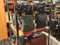 बाबो! तब्बल दोन महिन्यांनी दुकाने, सिनेमा गृहे उघडली; अवस्था पाहून शॉक बसेल - Marathi News | OMG! After two months, shops and cinemas opened; Photos will shocked hrb | Latest international Photos at Lokmat.com