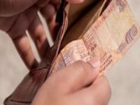 Money Saving Tips: पैसा हातात टिकत नाही, तुमच्या या ५ कॉमन सवयी बदला; गडगंज बँक बॅलन्स जमेल - Marathi News | Money Saving Tips: Money doesn't save in your pocket, change your 5 common habits; more Bank Balance will be available | Latest business Photos at Lokmat.com