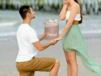 पेट्रोलनं शंभरी पार करताच सोशल मीडियावर मीम्सचा पाऊस; हे १० जुगाड पाहून पोट धरून हसाल - Marathi News | Petrol 100 funny memes and jokes regular petrol tops rs 100 litre for 1st time in sri ganganagar | Latest social-viral Photos at Lokmat.com