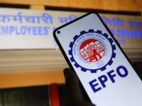 EPFO Alert: आज दहा हजार काढा; उद्या लाखाचा फटका घ्या! पीएफमधून पैसे काढणे किती योग्य?  - Marathi News | Draw ten thousand today; Take a million loss tomorrow! How appropriate to withdraw money from PF? | Latest business Photos at Lokmat.com