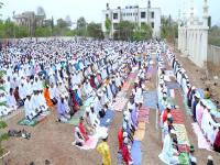 अहमदनगरमध्ये ईद उत्साहात - Marathi News | In Ahmednagar, Eid is excited | Latest ahilyanagar Photos at Lokmat.com