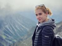 धक्कादायक; सहाव्या माळ्यावरून खाली पडून 20 वर्षीय ऑलिम्पिकपटूचा मृत्यू - Marathi News | Olympic figure skater Ekaterina Alexandrovskaya dies aged 20 | Latest other-sports Photos at Lokmat.com