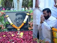 DCM शिंदे पोहोचले बाळासाहेबांच्या स्मृतीस्थळावर; ठाकरे बंधूंच्या यूतीपूर्वी घडामोडींना वेग - Marathi News | deputy cm eknath shinde reached balasaheb thackeray memorial at dadar | Latest mumbai News at Lokmat.com