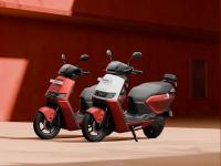 डिसेंबरमध्ये 'बजाज-एथर'मध्ये चुरस रंगली! थोडक्यात संधी हुकली..., ओला स्कूटरची विक्री किती झाली?  - Marathi News | Ola, tvs iqube, bajaj Chetak, vida, Ather electric scooter sales december 2025 tvs ola bajaj comparison marathi | Latest auto News at Lokmat.com