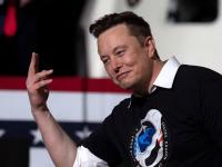Twitter विकत घेऊन खळबळ उडवणाऱ्या Elon Musk जवळ आहेत या ६ महागड्या गोष्टी, कोट्यावधी आहे किंमत - Marathi News | Twitter Owner World richest men Elon Musk net worth | Latest international Photos at Lokmat.com