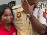 "मम्मी, मी पास झाले..."; दहावी पास होताच लेकीने आईला केला फोन; Video पाहून व्हाल भावुक - Marathi News | girl cries on phone call with mother after passed class 10th exam emotional video | Latest sakhi News at Lokmat.com