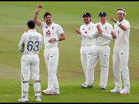 England vs Pakistan 3rd Test : इंग्लंडकडून वस्त्रहरण; पावसानं वाचवली पाकिस्तानची इभ्रत! - Marathi News | England vs Pakistan 3rd Test : England take series 1-0 after James Anderson reaches 600 | Latest cricket Photos at Lokmat.com