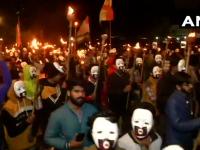 JNU वरील हल्ल्याच्या निषेधार्थ देशभरात निदर्शने; तरुणांचा मोदी सरकारविरोधात आक्रोश - Marathi News | protest against JNU attack in country; Youths protest against Modi government | Latest mumbai Photos at Lokmat.com