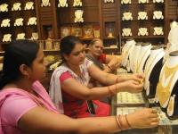 Gold-Silver Rate: सोन्याच्या किंमतीत किंचित घट; चांदीचा भावही उतरला, जाणून घ्या, आजचा नेमका दर - Marathi News | Gold-Silver Rate: Slight decline in gold prices; The price of silver also went down, know, today's exact price | Latest national Photos at Lokmat.com