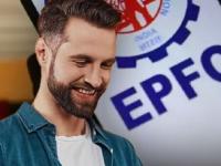 कोट्यवधी PF खातेधारकांसाठी चांगली बातमी, आता फिक्स व्याज मिळण्याची शक्यता - Marathi News | pf accontholders epfo plan to give fixed interest | Latest business Photos at Lokmat.com